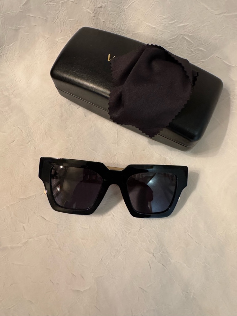 Versace sunglasses - Picture 2 of 4